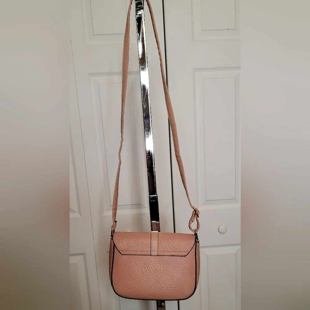 #557-Elegant Pink w/Gold Buckle Leather Crossbody Bag